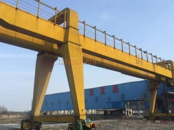 龍門吊作業(yè)中如何應(yīng)對(duì)突發(fā)緊急情況？