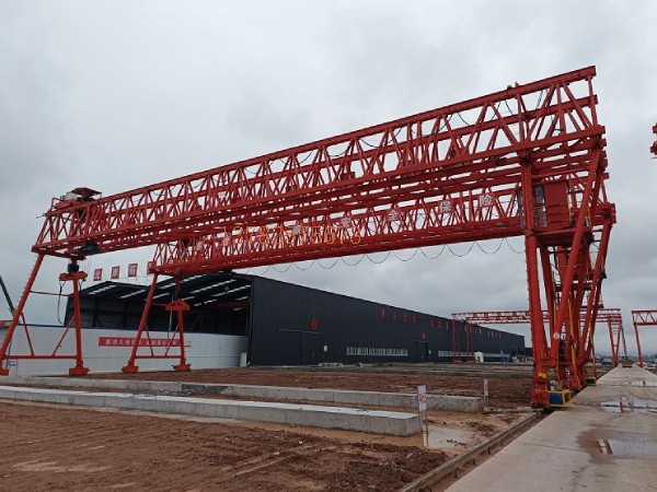 龍門吊門式起重機操作前的**檢查規范有哪些？